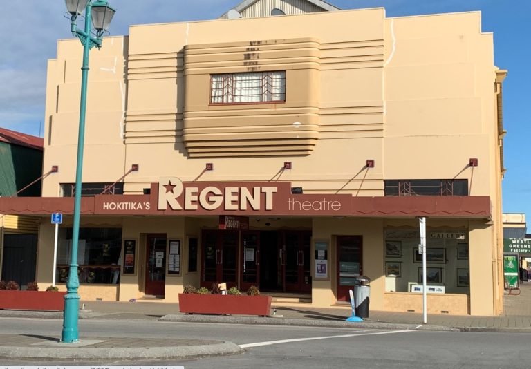Hokitika town2 768x534