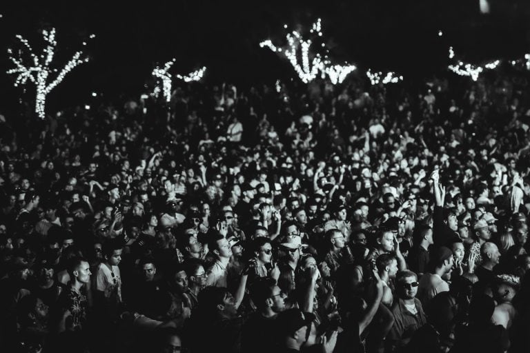 rhythm and vines music festival crowd 768x512