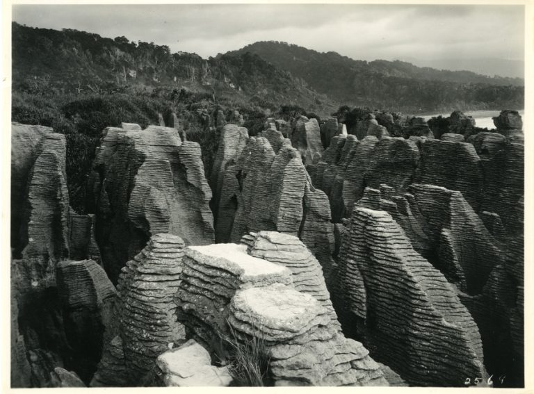 Punakaiki Pancake Rocks 768x567