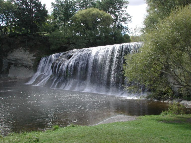 Rere Falls 768x576