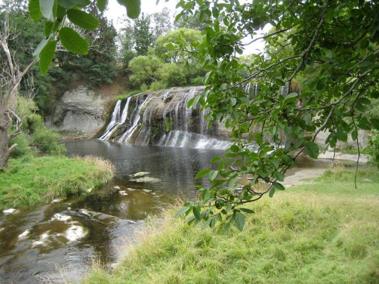 Rere Falls 3954 768x576