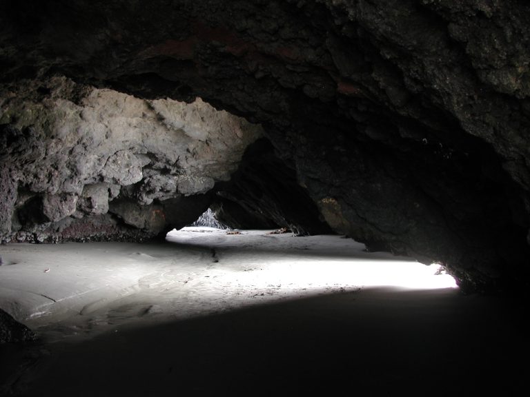 Inside Cave Rock 768x576