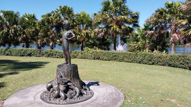 Pepter Pan Statue 768x432